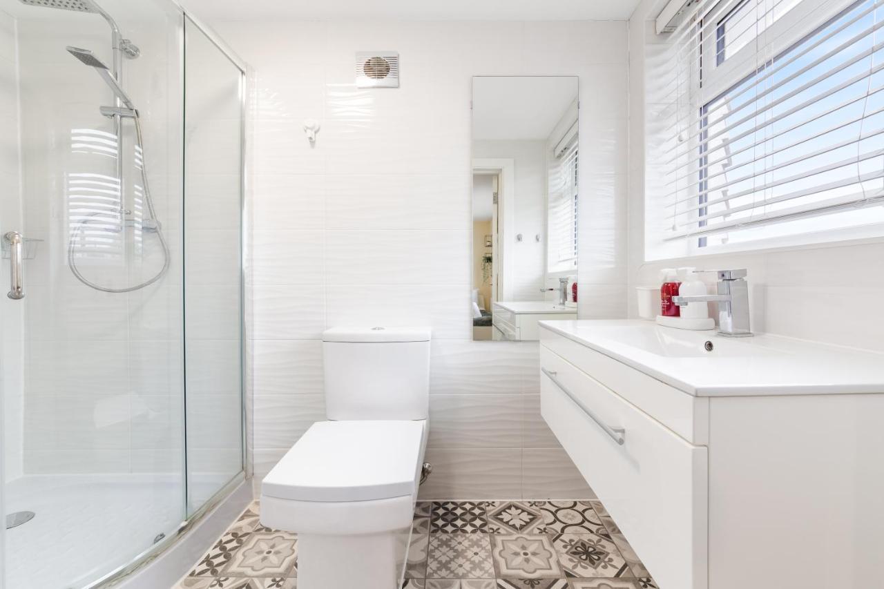 Twickenham Homes Isleworth Extérieur photo